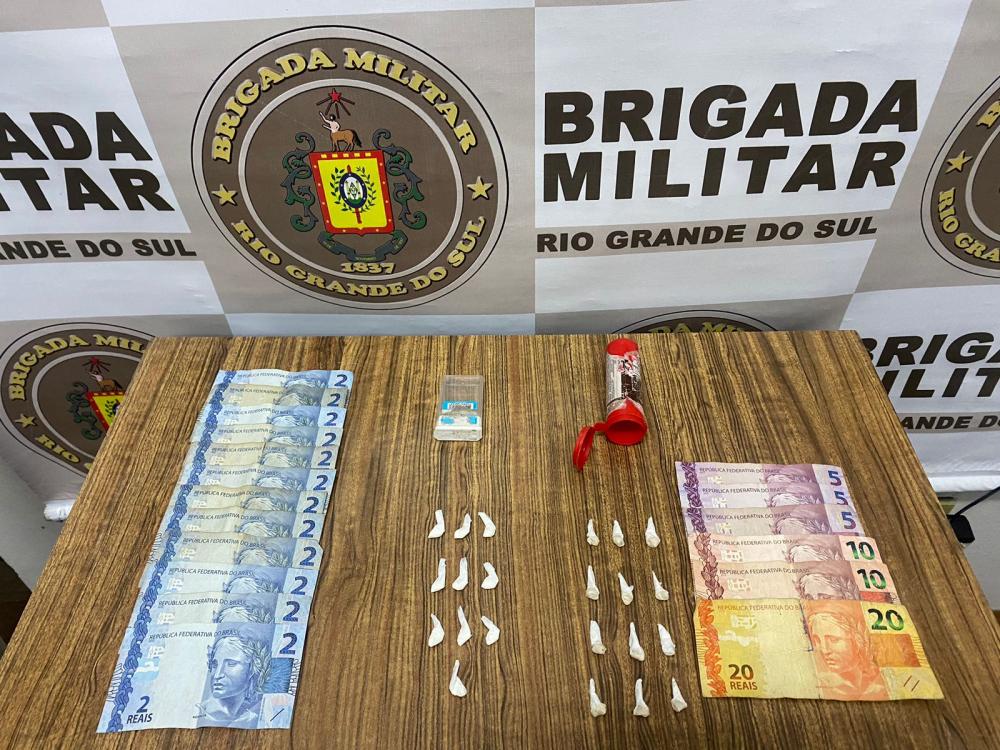 Menor é apreendido com porções de crack e cocaína, em Farroupilha