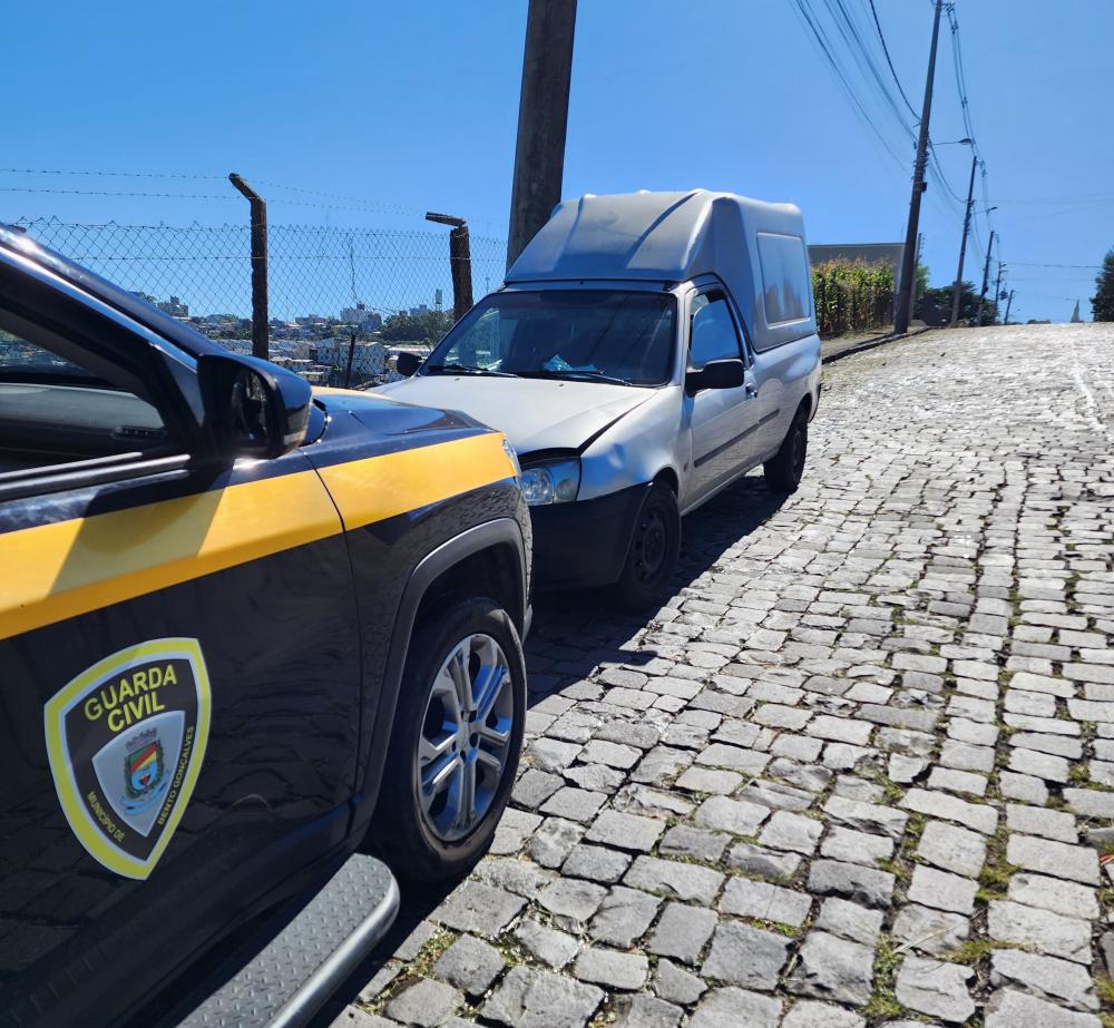 Guarda Municipal recupera veículo furtado em Bento Gonçalves