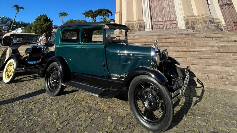 A prova é sempre realizada com veículos antigos, dos anos 20 aos anos 2000. Crédito: Divulgação