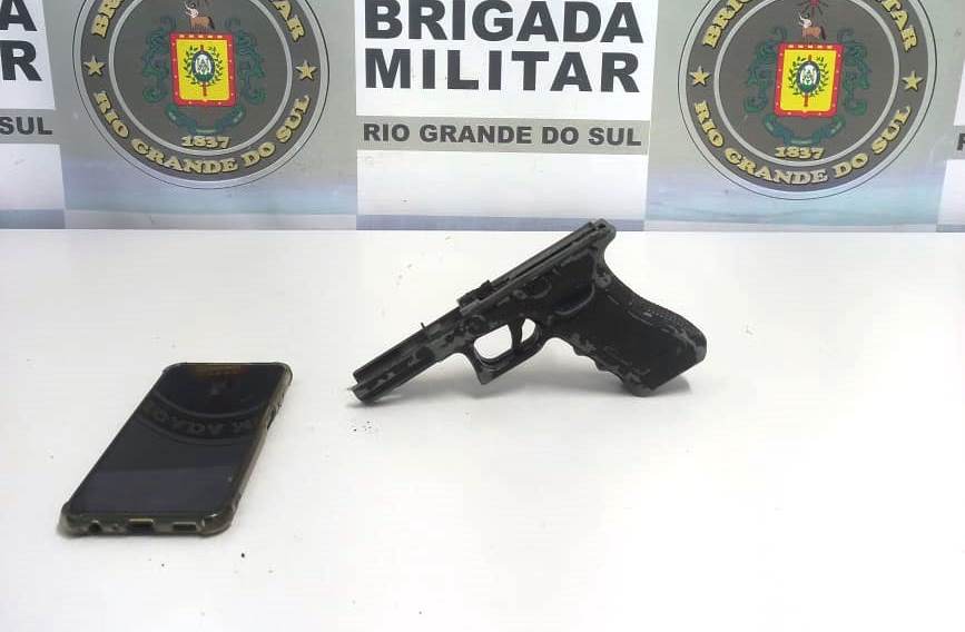 Pedestre reage a assalto e detém criminoso, em Caxias do Sul