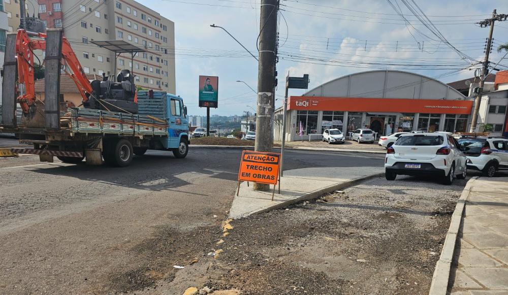 Justiça embargou a obra até que a prefeitura de Bento se acerte com o proprietário do imóvel - Fotos: NB Notícias/Divulgação