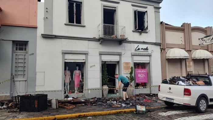 Suspeita é presa por envolvimento em incêndio criminoso no Centro Histórico de Garibaldi