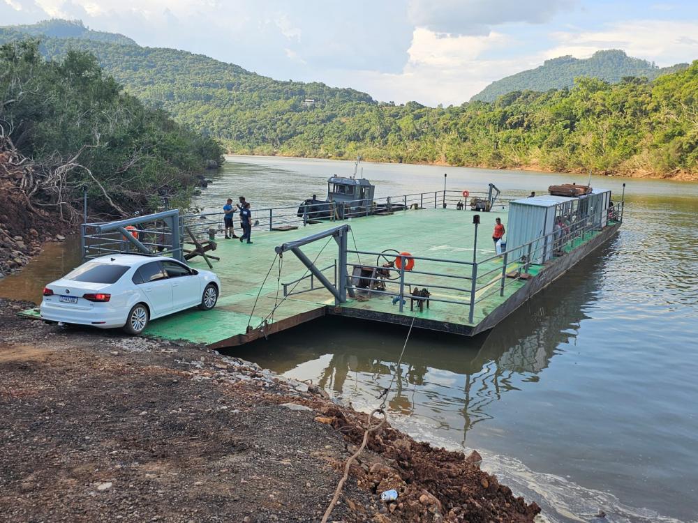 Registro da travessia por São Valentim do Sul. Crédito: Marcelo Dargelio/NB