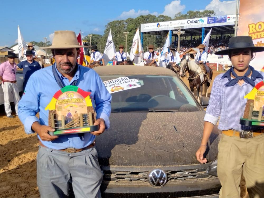 Dupla de Bento ganha carro 0km no Rodeio Internacional de Vacaria