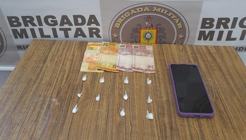 Dupla é detida por posse de entorpecentes em condomínio de Farroupilha