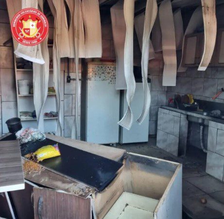 Incêndio atinge antiga casa noturna entre Garibaldi e Farroupilha