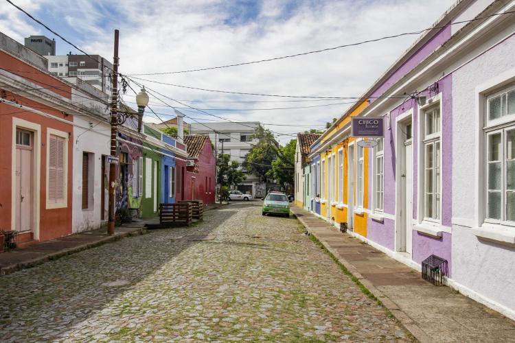 Bairro Cidade Baixa tem um contexto histórico e boêmio na capital - Foto: Cristine Rochol/Divulgação