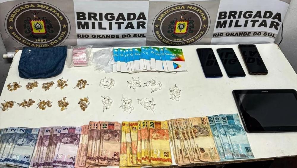 Trio é preso com porções de crack e cocaína em Farroupilha