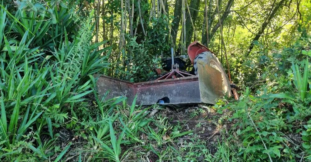 Acidente de trânsito no Vale dos Vinhedos deixa condutor de trator ferido