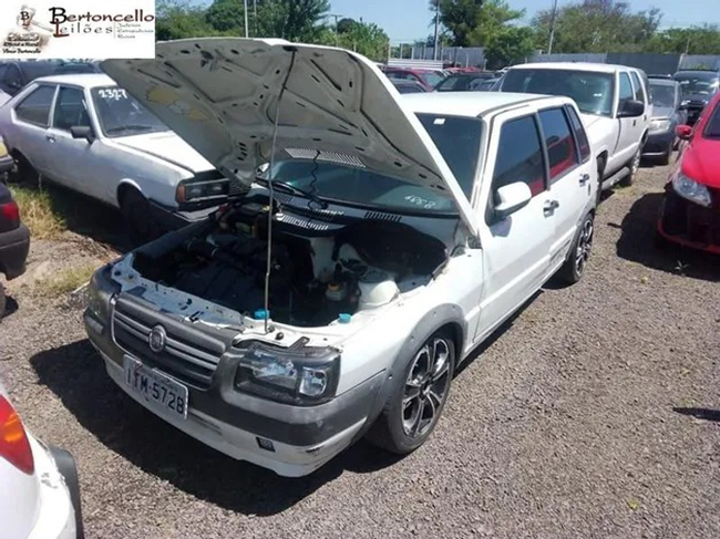 Fiat Uno 2013 é uma das grandes pedidas do leilão do dia 13 de março - Fotos: Divulgação