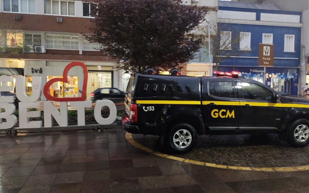 Indivíduo é preso após furtar farmácia no Centro de Bento Gonçalves