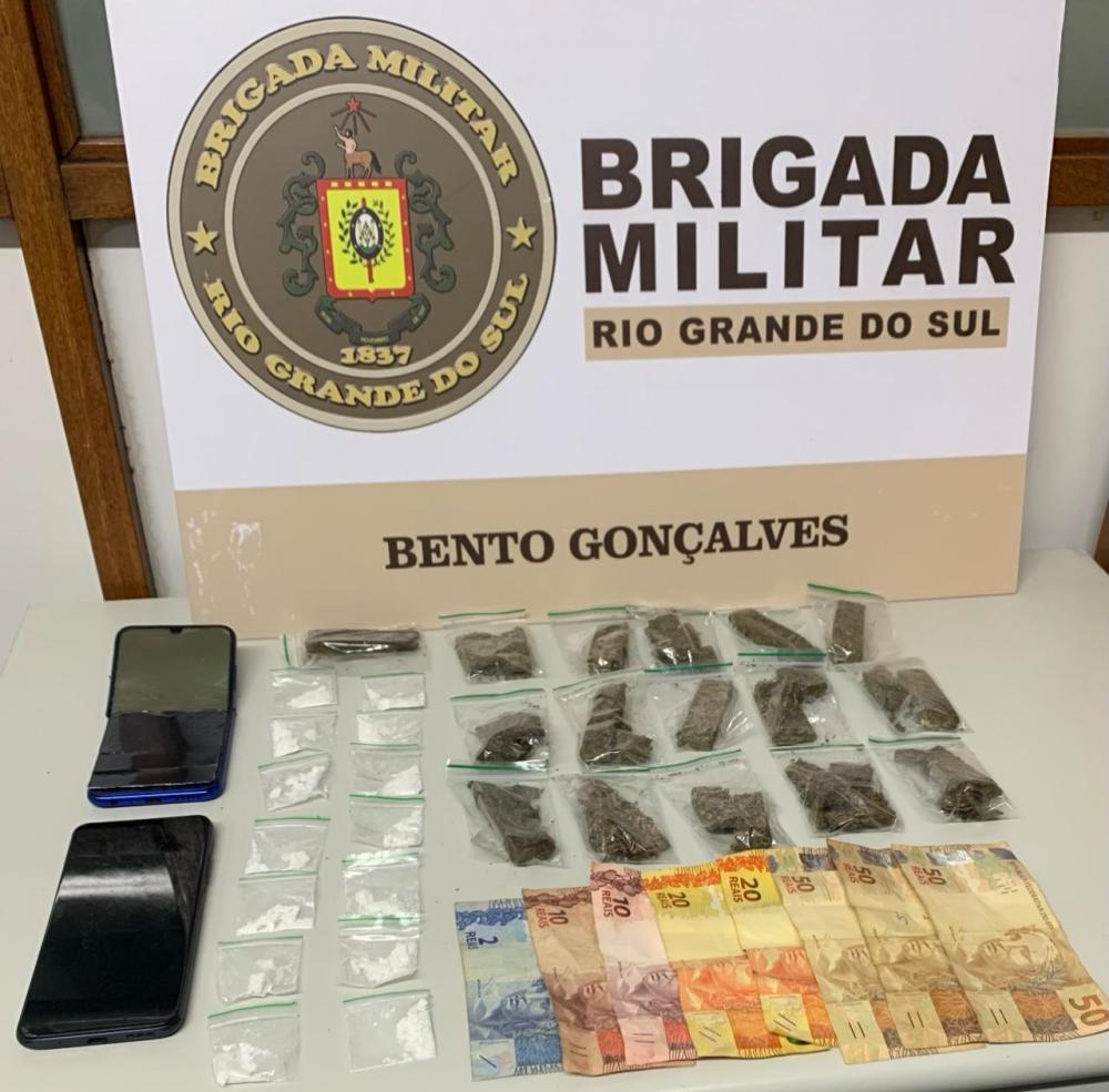 Homem é preso com 16 porções de maconha e 14 de cocaína em Bento Gonçalves