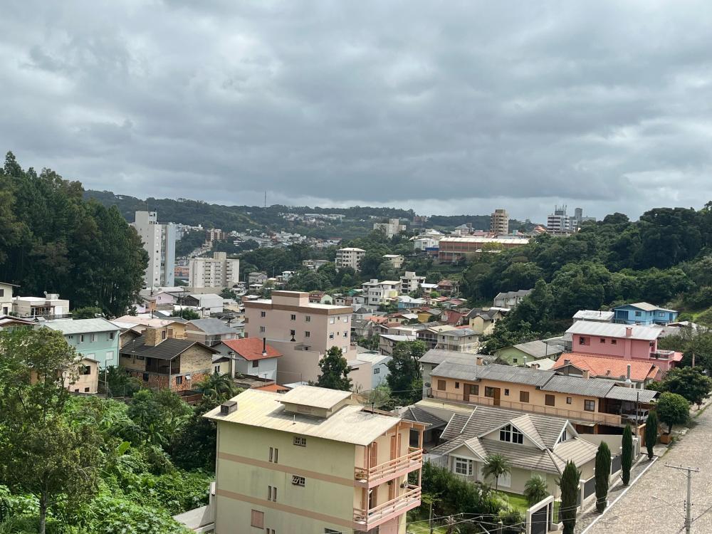No fim de semana, o ar seco e frio toma conta de toda a região com impacto mais amplo na temperatura do amanhecer de sábado, 23. Crédito: Renata Oliveira/NB