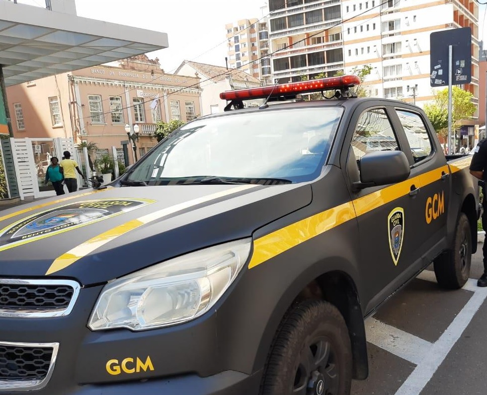 Mulher é detida após furtar farmácia no Centro de Bento Gonçalves