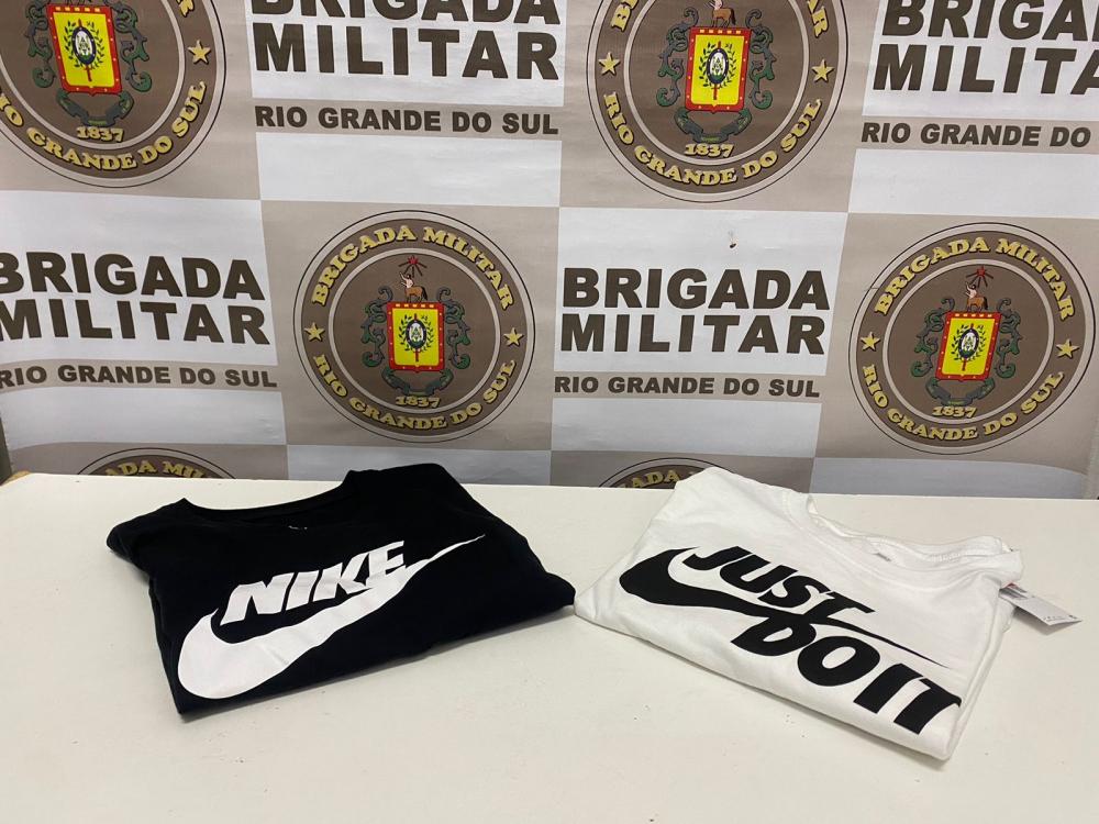 Jovem é preso por furto de camisetas em Farroupilha