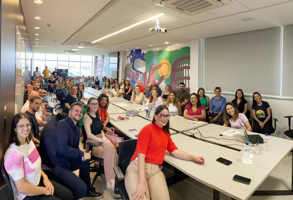 Taciele Monteiro ministra curso no CIC-BG, pelo Qualifica Bento. Crédito: Exata Comunicação/Bárbara Salvatti