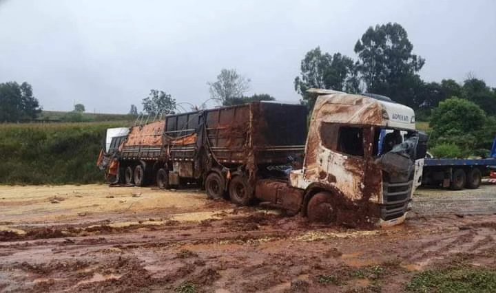 Caminhoneiro de Garibaldi se envolve em acidente grave em Ibirubá