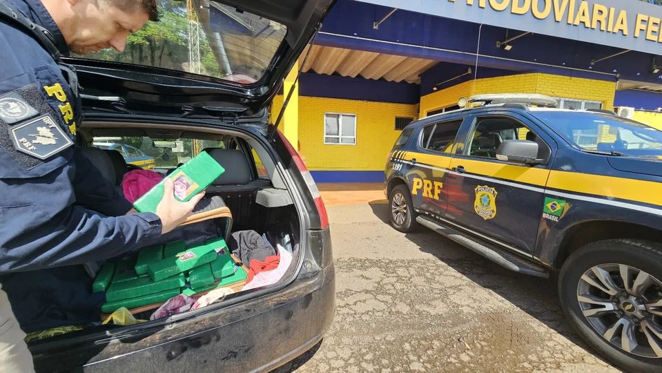 Mulher natural de Bento é presa com bebê de 2 meses por tráfico de drogas