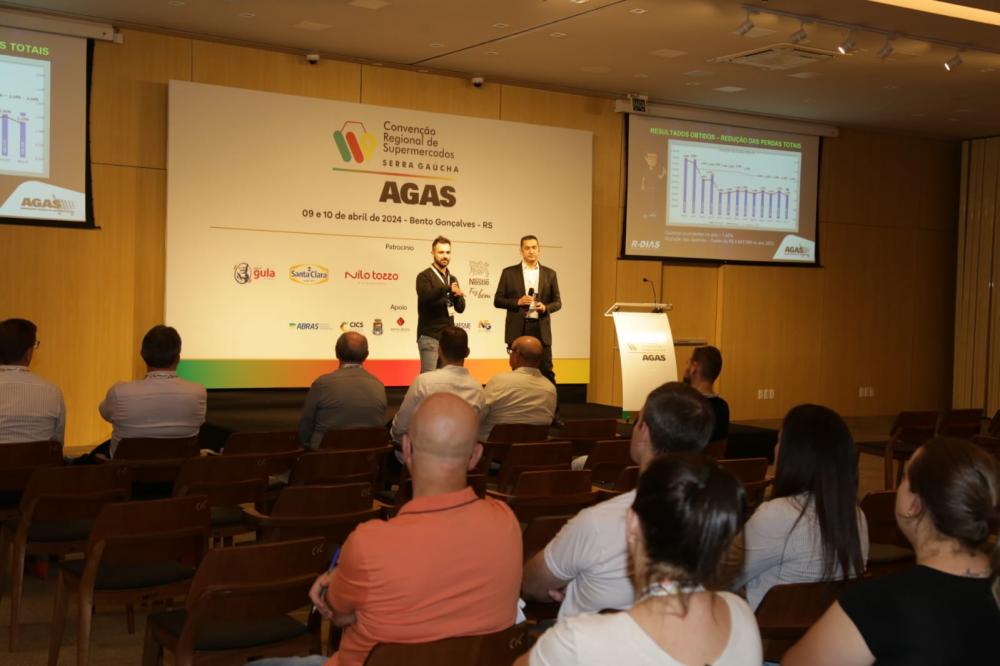 Matheus Viezzer e Ricardo Borges palestraram na AGAS, na terça-feira. Crédito: Larry Silva