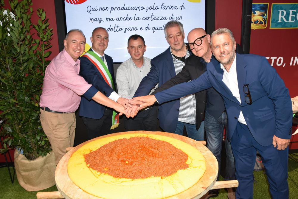 Secretário de Cultura e Turismo, Álvaro Manzoni, foi o responsável por assinar a parceria com a cidade italiana 