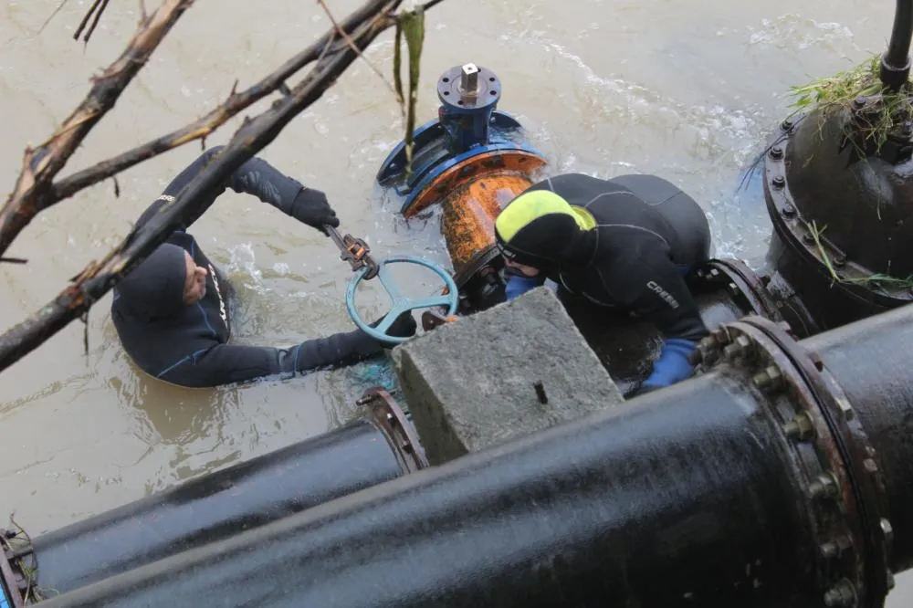Equipes da Corsan estão tendo dificuldades em retomar o abastecimento em Bento