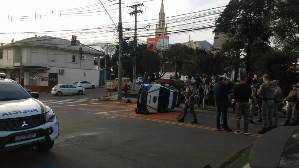 Acidente deixa policial militar ferido em Bento Gonçalves