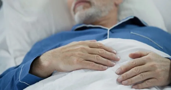 Apesar das imagens, cuidadora acabou solta pela justiça no dia seguinte à agressão - Foto: Reprodução