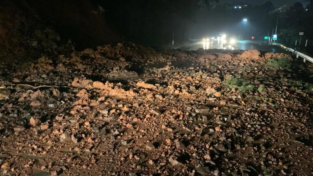 Rodovias da região de Bento Gonçalves registram deslizamentos