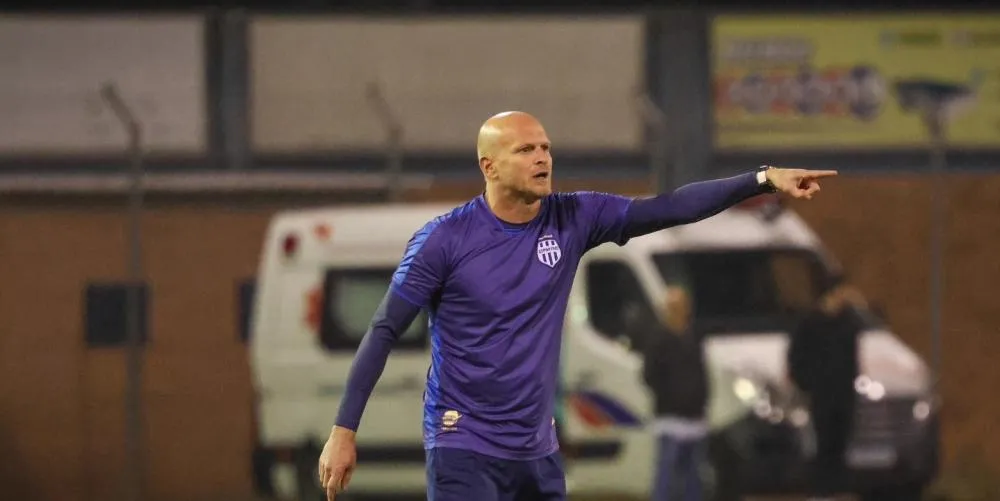 Técnico não resistiu a mais uma derrota