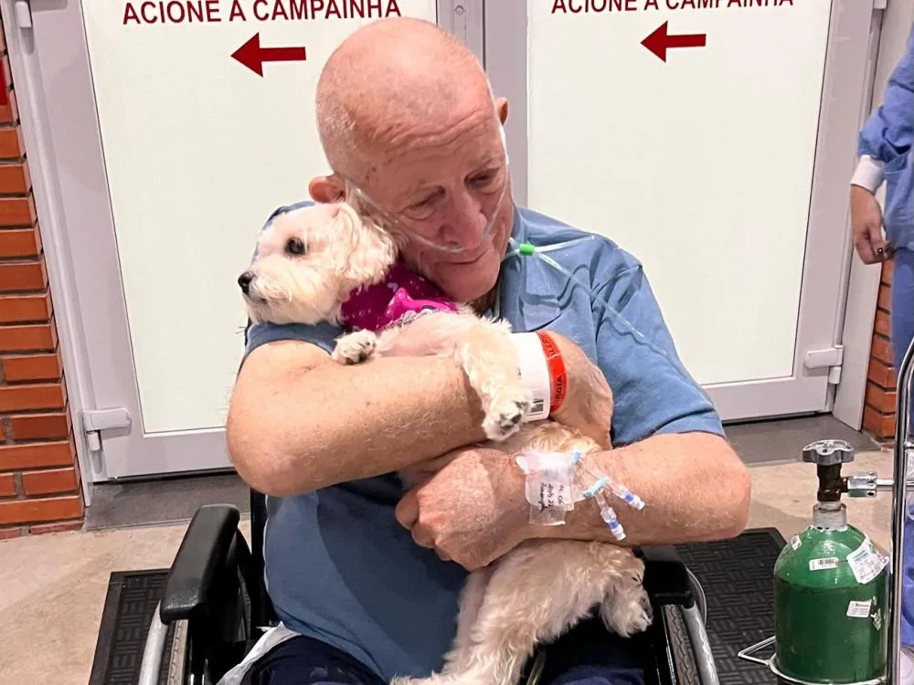 Encontro entre Seu Idalino e a cadelinha Mana foi emocionante - Foto: Divulgação