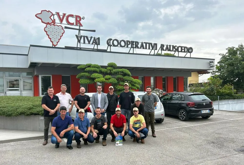 Presidente Oscar Ló acompanhou produtores na visita técnica - Foto: Cooperativa Garibaldi/Divulgação