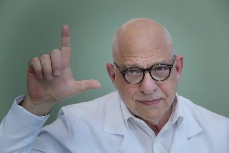 Mago da Química garante segurança na aplicação do peeling de fenol