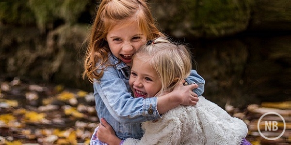 Que seu dia seja cheio de abraços e sorrisos