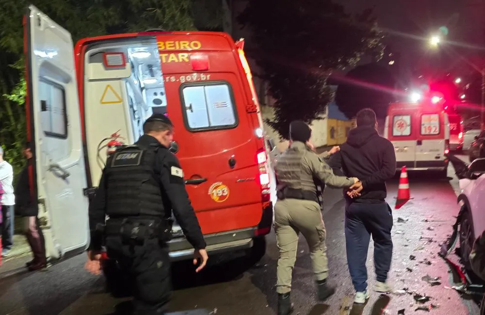 Motorista embriagado é preso após provocar acidente em Bento