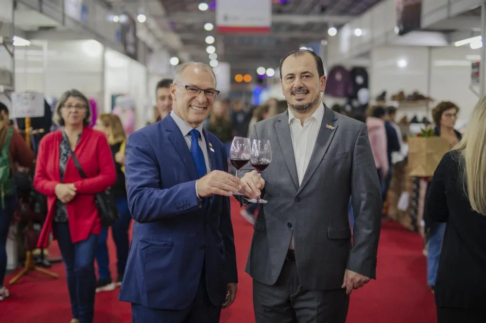 Cesar Anderle e Alexandre Miolo comandam, respectivamente, a ExpoBento e a Fenavinho - Foto: Augusto Tomasi/Divulgação
