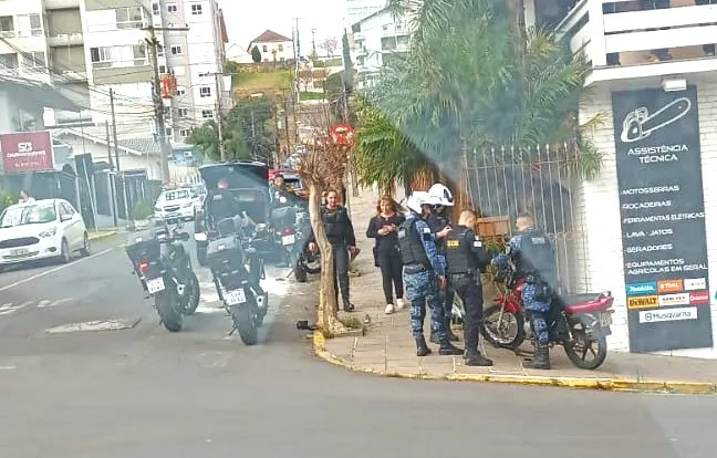 Motocicleta foi recuperada no bairro São Francisco - Foto: Divulgação