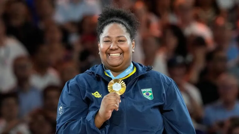 Bia Souza ganha a primeira medalha de ouro do Brasil