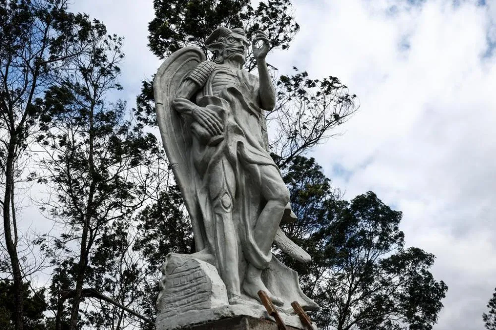 Criação de templo em homenagem a Lúcifer gera controvérsia no Estado