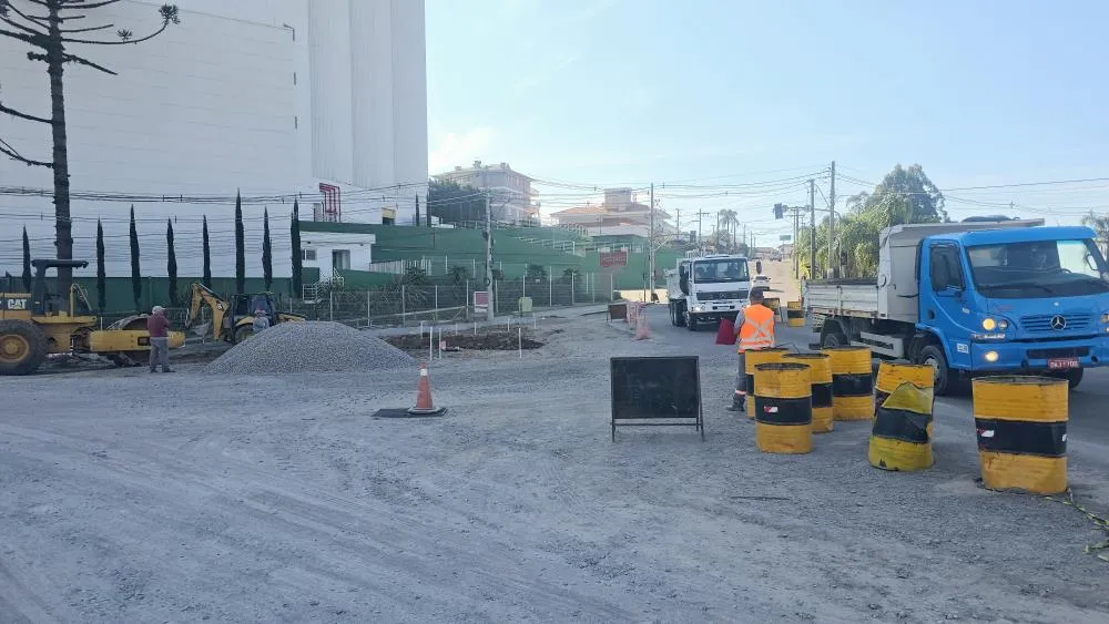 Trabalhos voltaram em rtimo acelerado ao complexo viário - Foto: NB Notícias/Divulgação