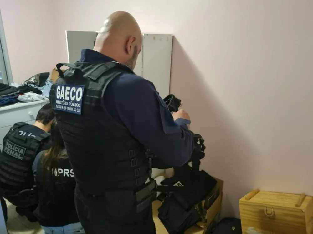 Operação investiga envolvimento de policial penal com facção criminosa