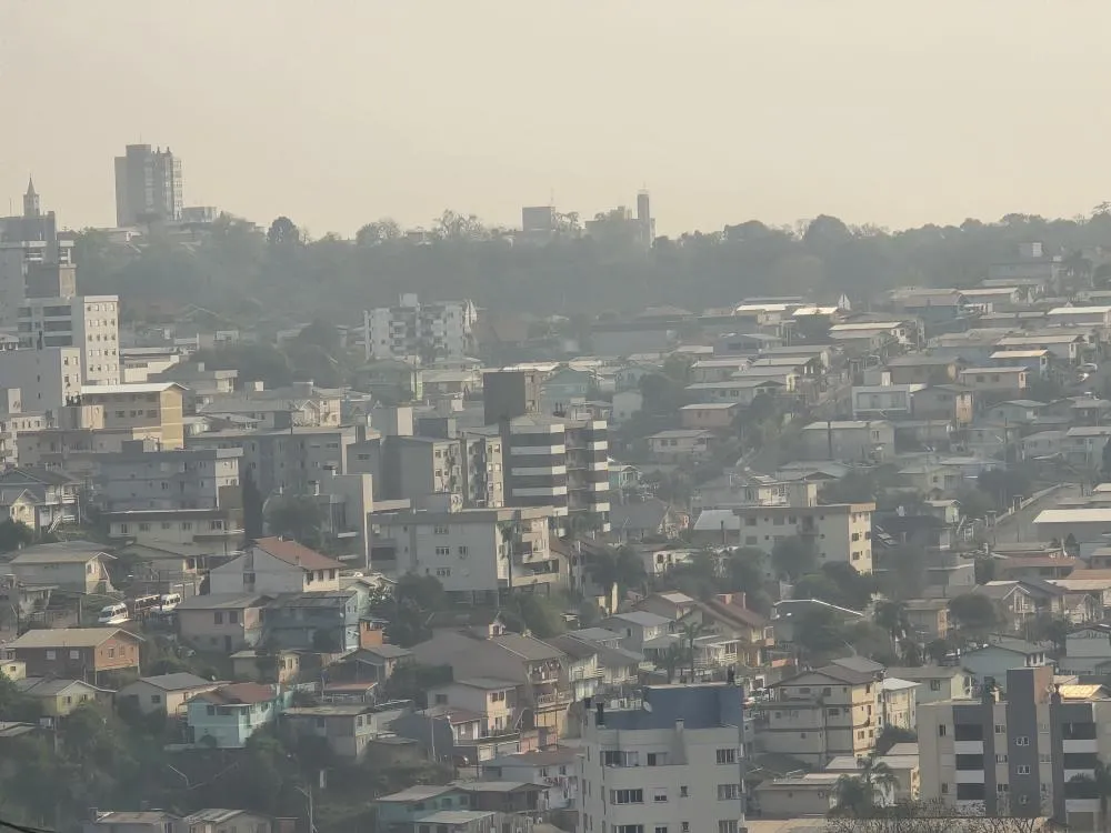 O que é esta fumaça que tomou conta de Bento Gonçalves?