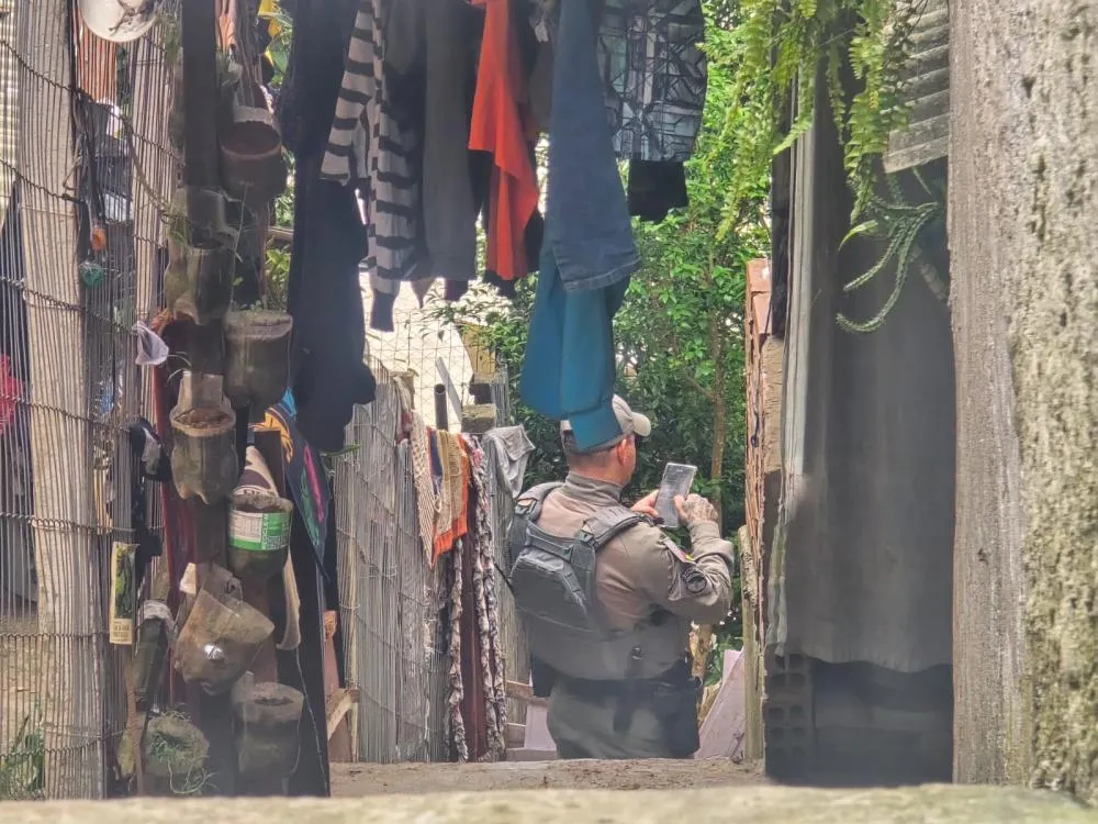 Jovem foi morto em uma casa de fundos no bairro Municipal - Foto: NB Notícias