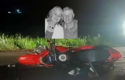 Casal morre em colisão entre motocicleta e automóvel