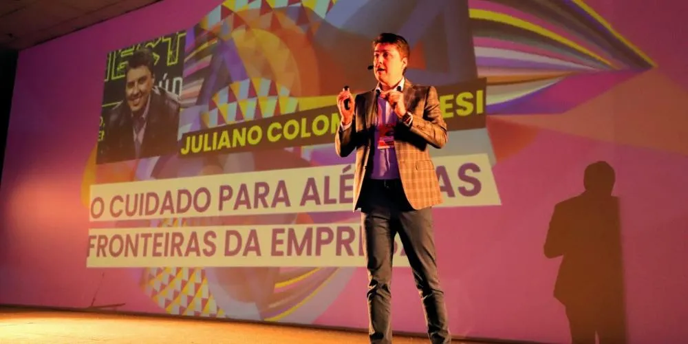 Superintendente do Sesi/RS palestra em Bento Gonçalves