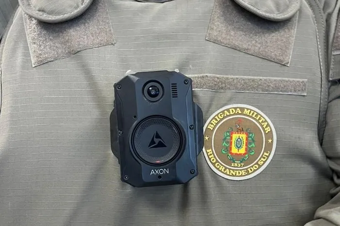 Governo do Estado entrega à Brigada Militar câmeras corporais e armas não letais