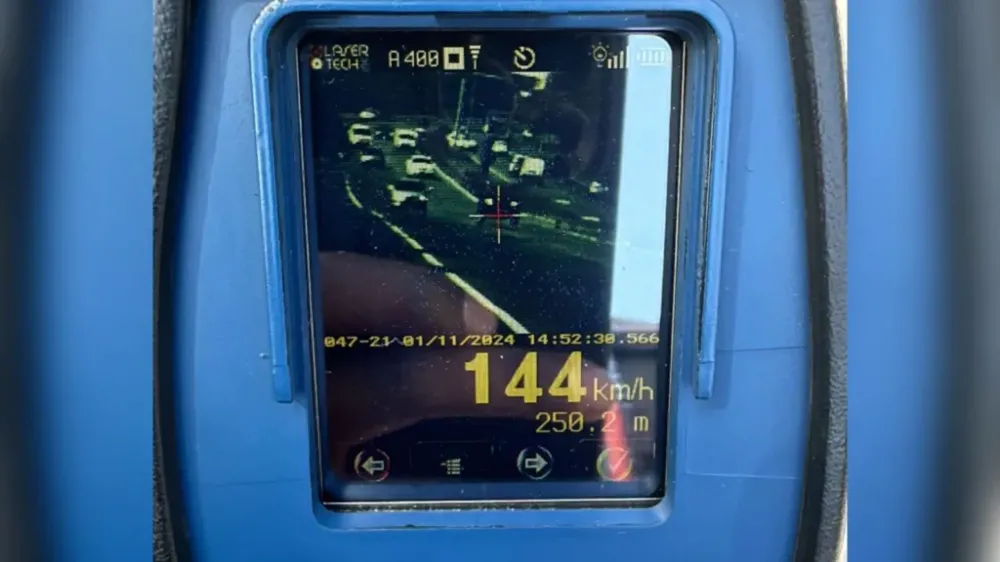 Motorista é flagrado dirigindo Fiat Uno a 144km/h na RSC-453