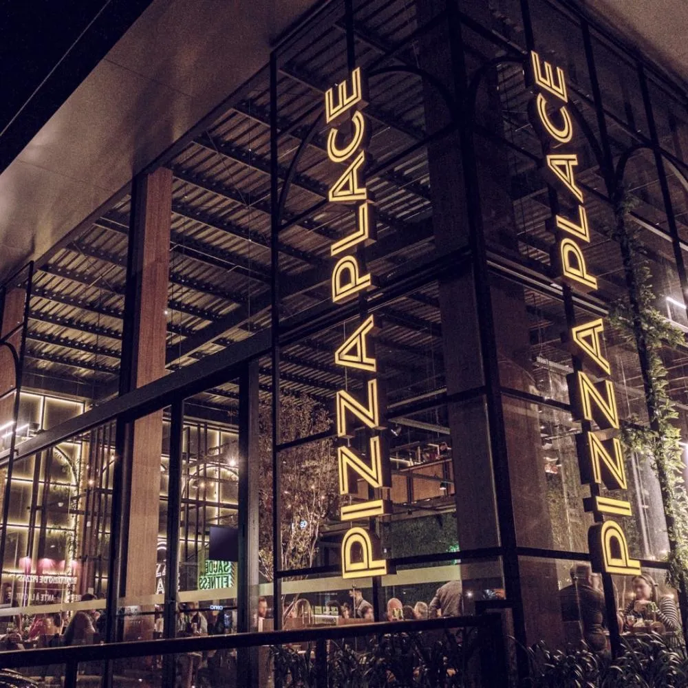 Pizza Place completa 4 anos e terá rodízios por R$ 45 no mês de novembro