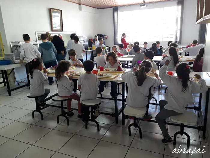 Entidade garante atividades e refeições para 250 crianças