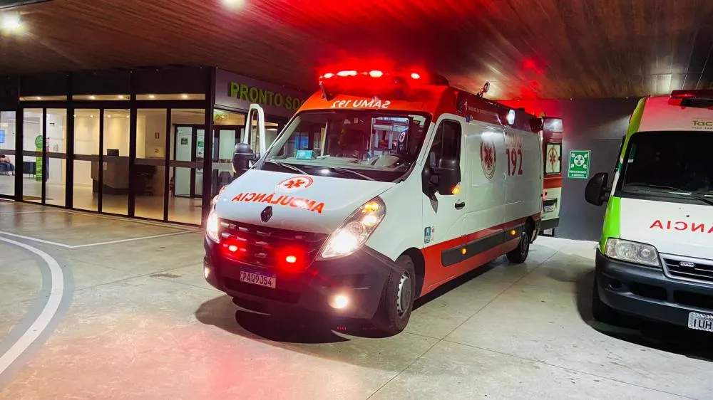 Adolescente baleado com tiro na cabeça é internado no hospital em Bento