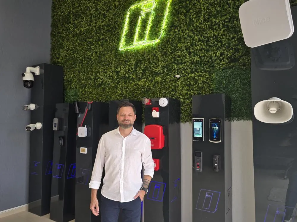 Joel Nuncio está à frente da equipe de profissionais que tornou a Infosat-BG referência em sistemas de segurança - Fotos: NB Notícias